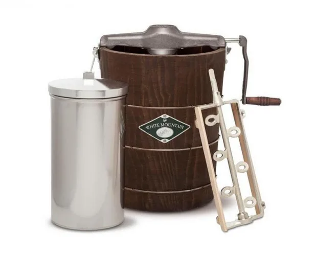 Hand Operated Ice Maker Device