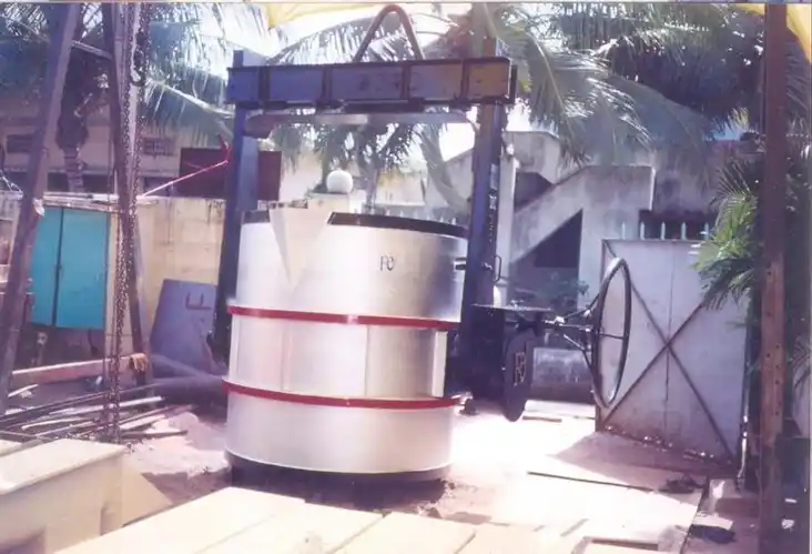 Movable Steel Pouring Ladle, 0-2 Ton Capacity