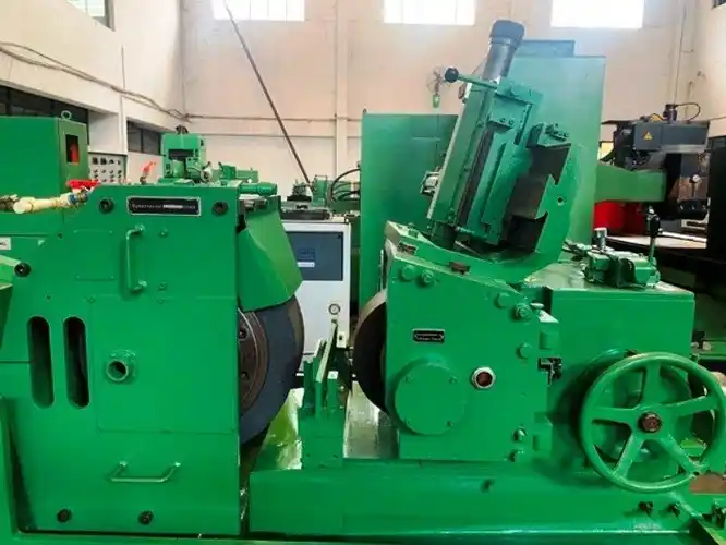 Precision Centerless Grinding Machine