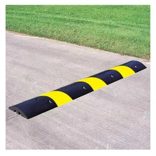 Rubber Black Yellow Road Traffic Calmer