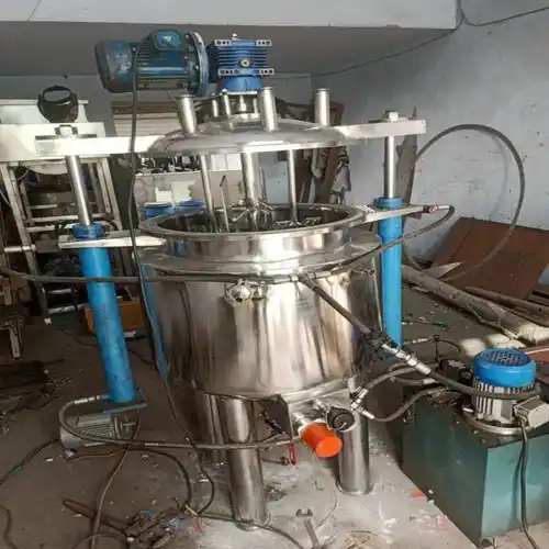 Silver Mild Steel Oil Storage Machine