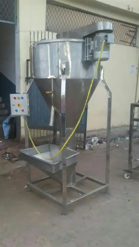 Silver Ss Vertical Screw Conveyor, 200 Kg