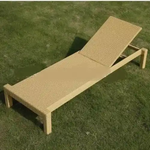 Wooden Poolside Lounger Device
