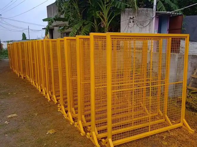 Yellow Weld Mesh Traffic Barrier
