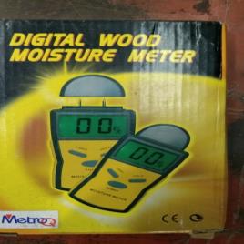 Wood Moisture Detector