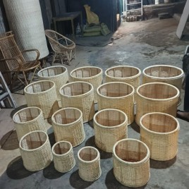 Wooden Cane Round Planter Stand, 1 Feet Tall