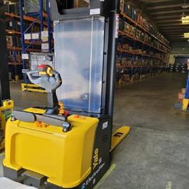 Electric Stacker Lease